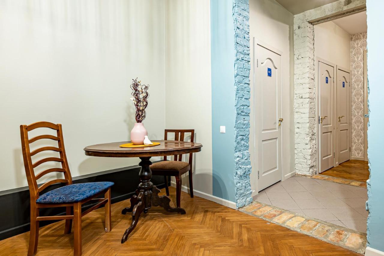 Blue Bird Hostel In Riga Old Town Eksteriør billede